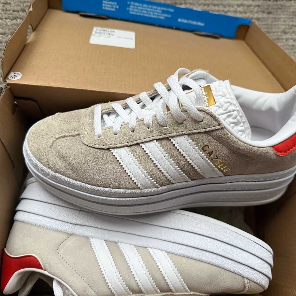 Adidas Men's Beige and White Sneakers with Red Accents